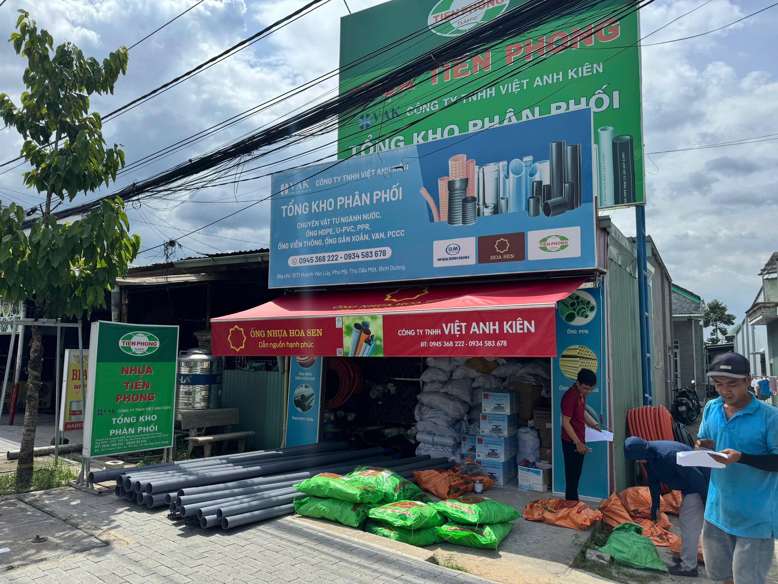 Tổng kho vật tư điện nước Công ty TNHH Việt Anh Kiên